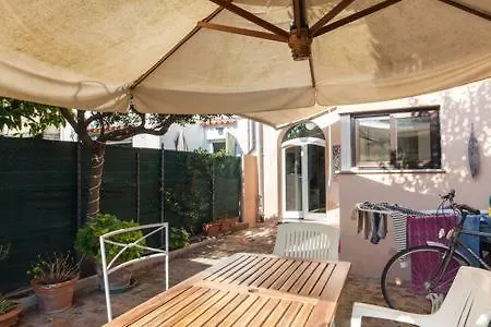 Casa Fellini Nel Borgo Di San Giuliano 0*, Rimini